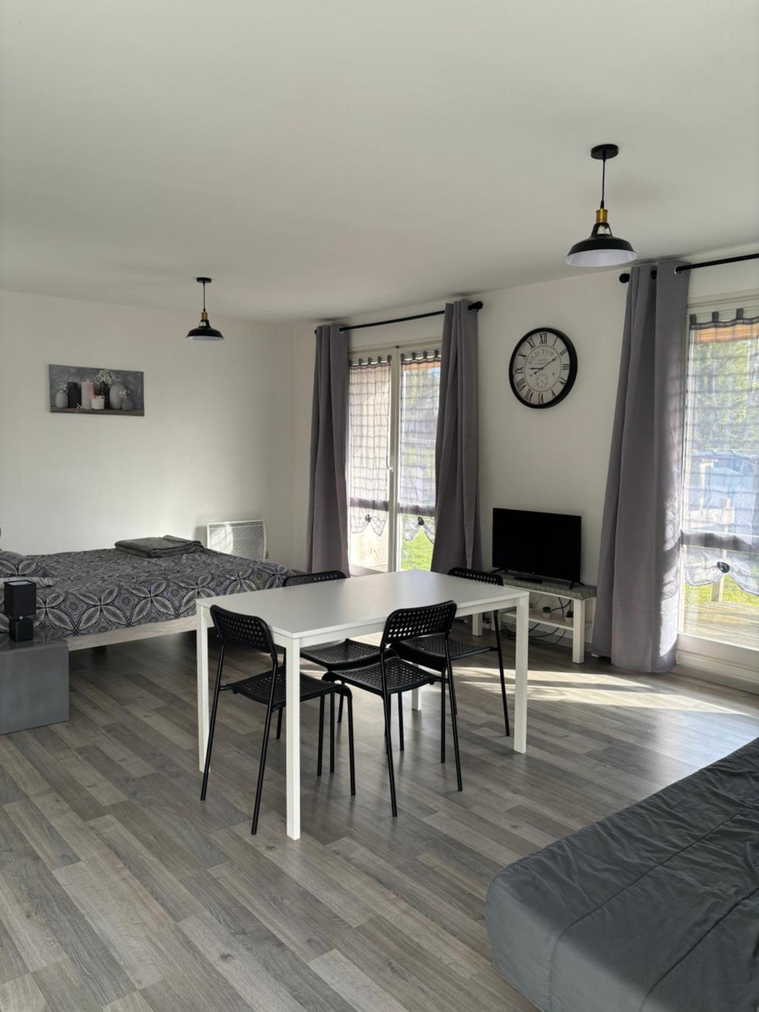 Studio Albert Avec Terrasse A Proximite De Мец Екстериор снимка